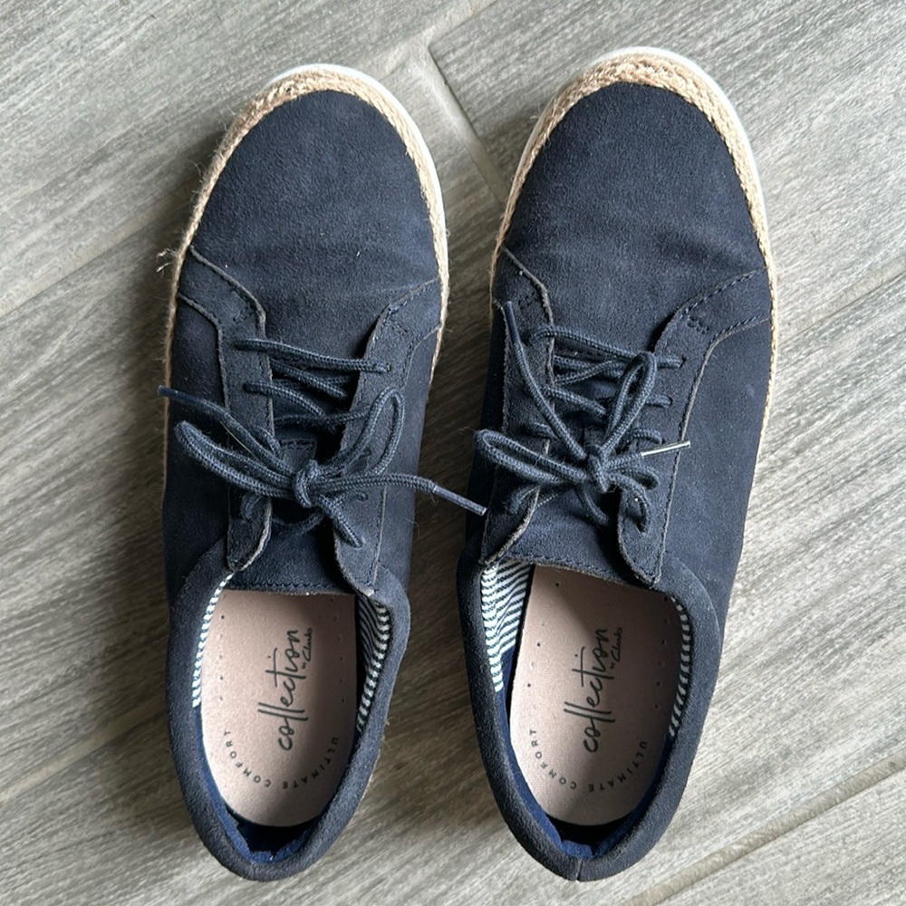 Clark’s Womens Suede Shoes size 8